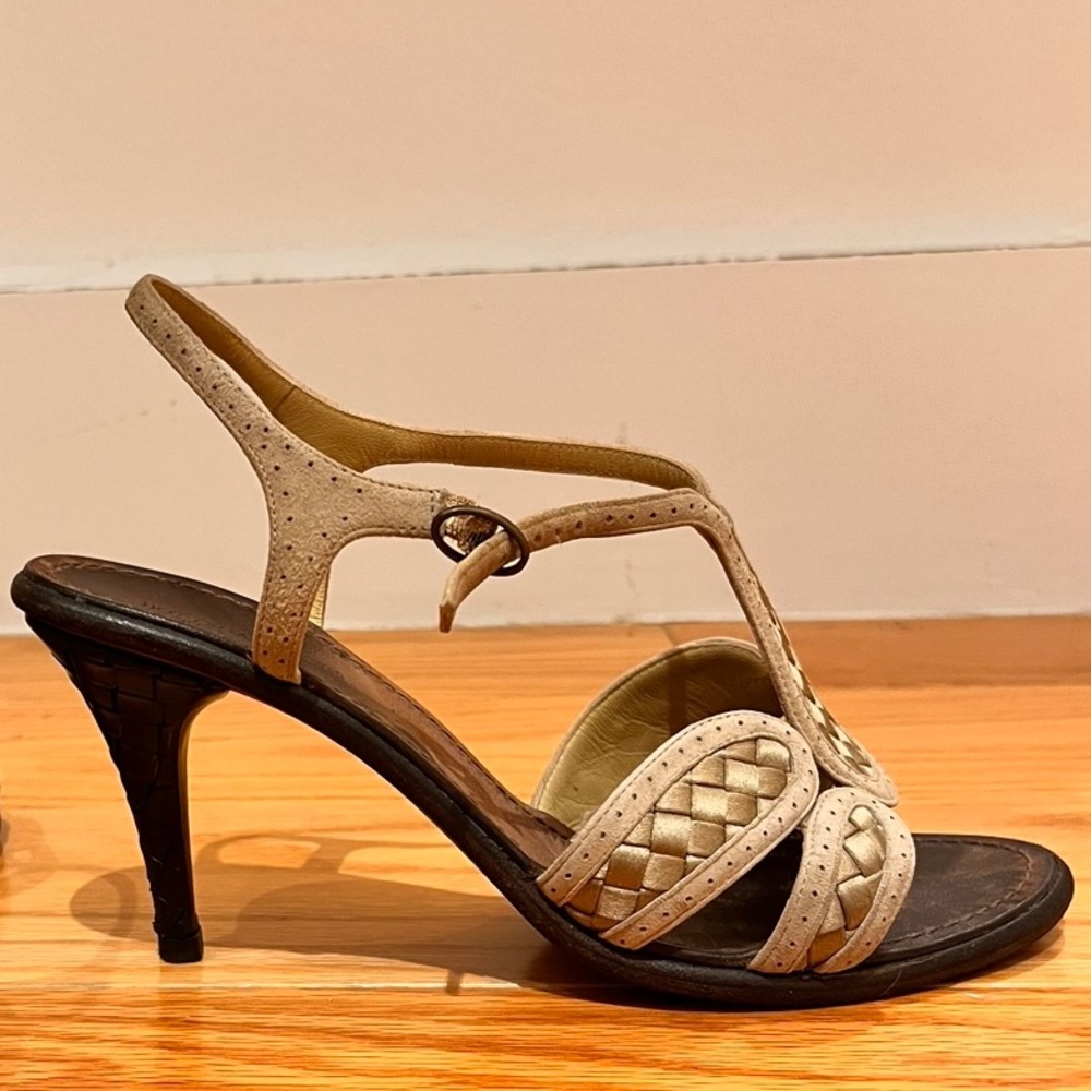 Bottega Veneta intrecciato satin stiletto sandal with suede trim